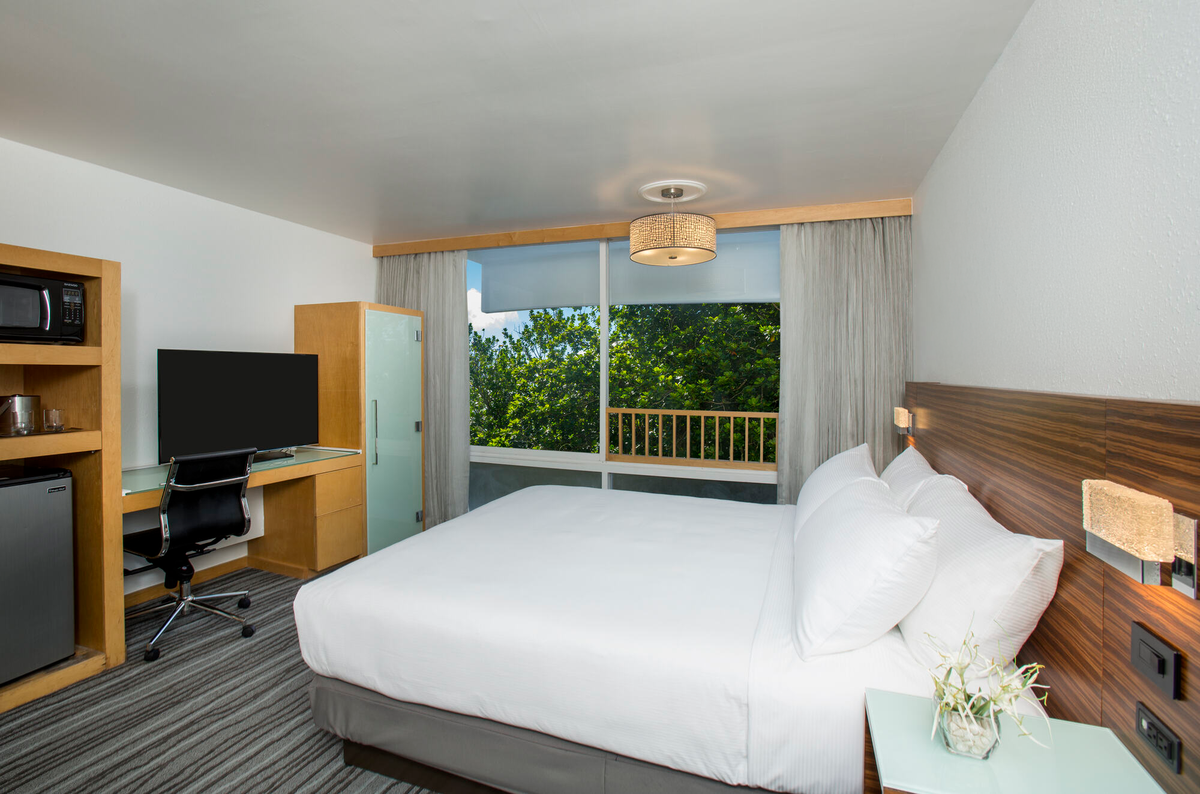 grand naniloa hotel hilo