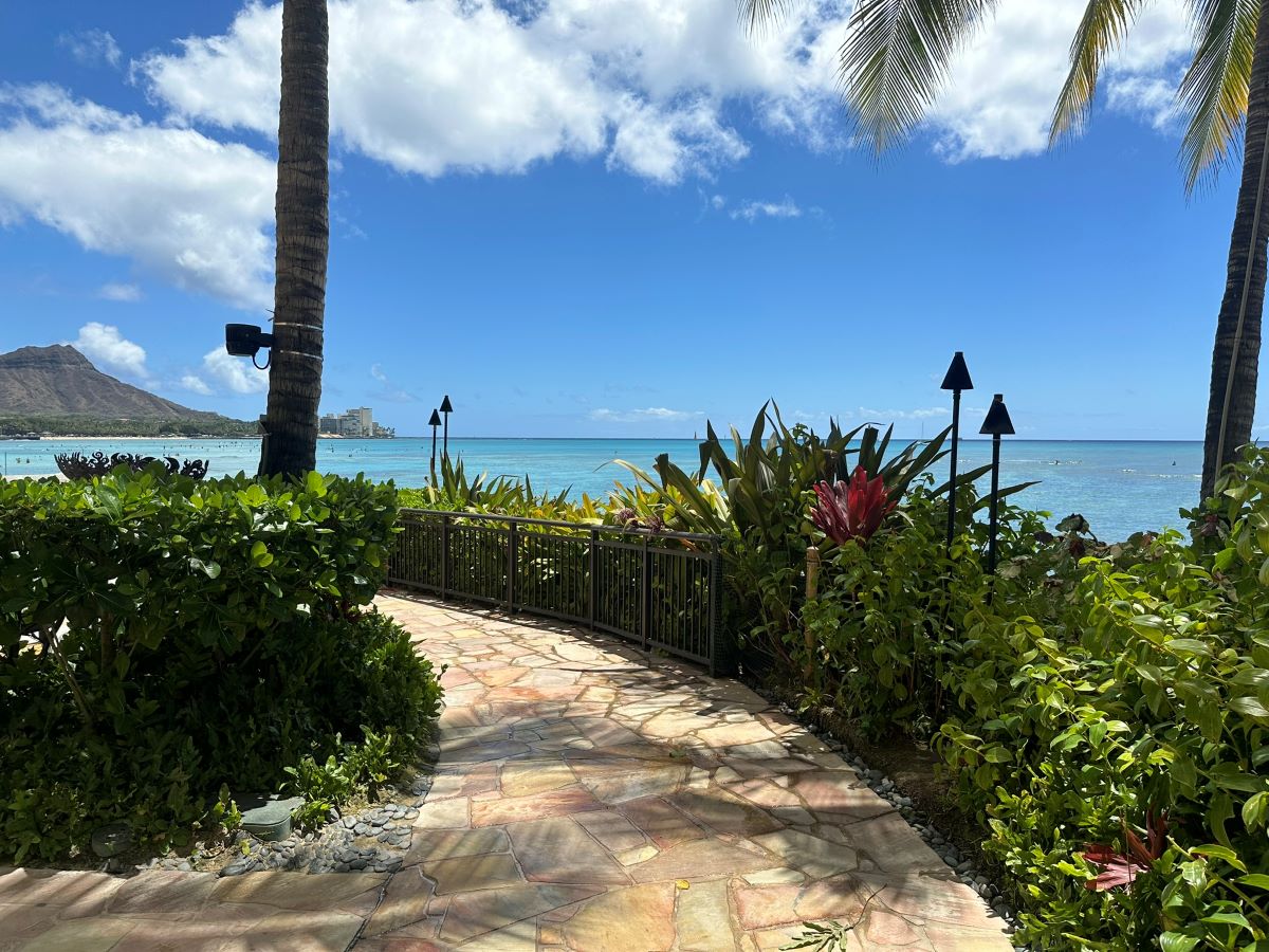 waikiki is on what island