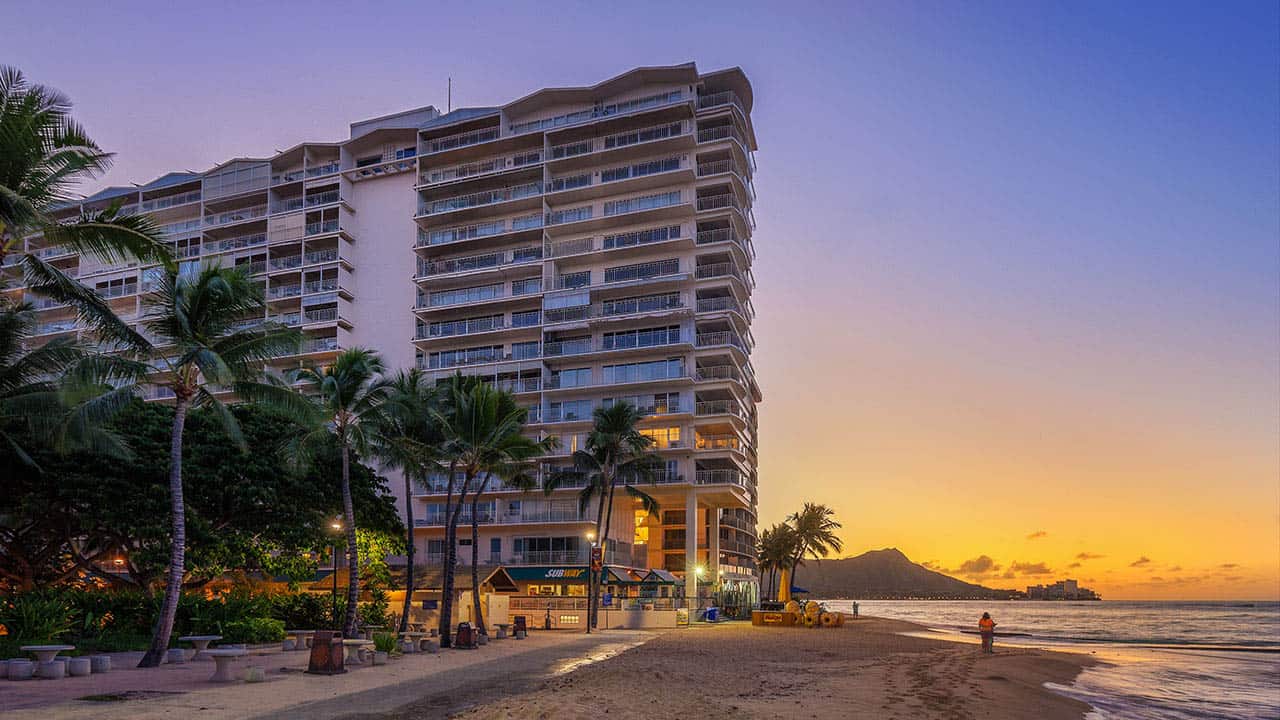 best beachfront hotels in waikiki